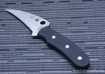 Фиксированный нож Spyderco Reverse , Satin Finish Blade, Carpenter CTS - BD1 Steel, Black G-10 Handle