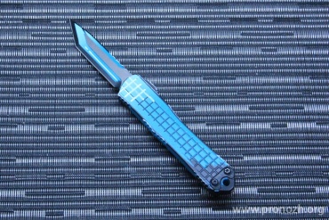 Heretic Knives Manticore-S Tanto,Turquoise Cel Shading Grenada Grip