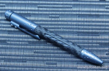 Тактическая ручка Lion Steel Nyala, Carbon Fibre / Blue Matte Titanium